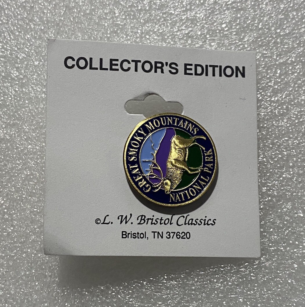 Great Smoky Mountains National Park Elk Deer Round Souvenir Pinback Pin Badge