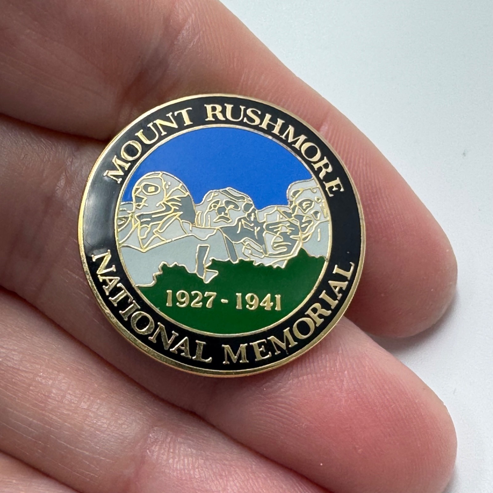Vintage Mount Rushmore National Memorial 1927 1941 Souvenir Lapel Pin