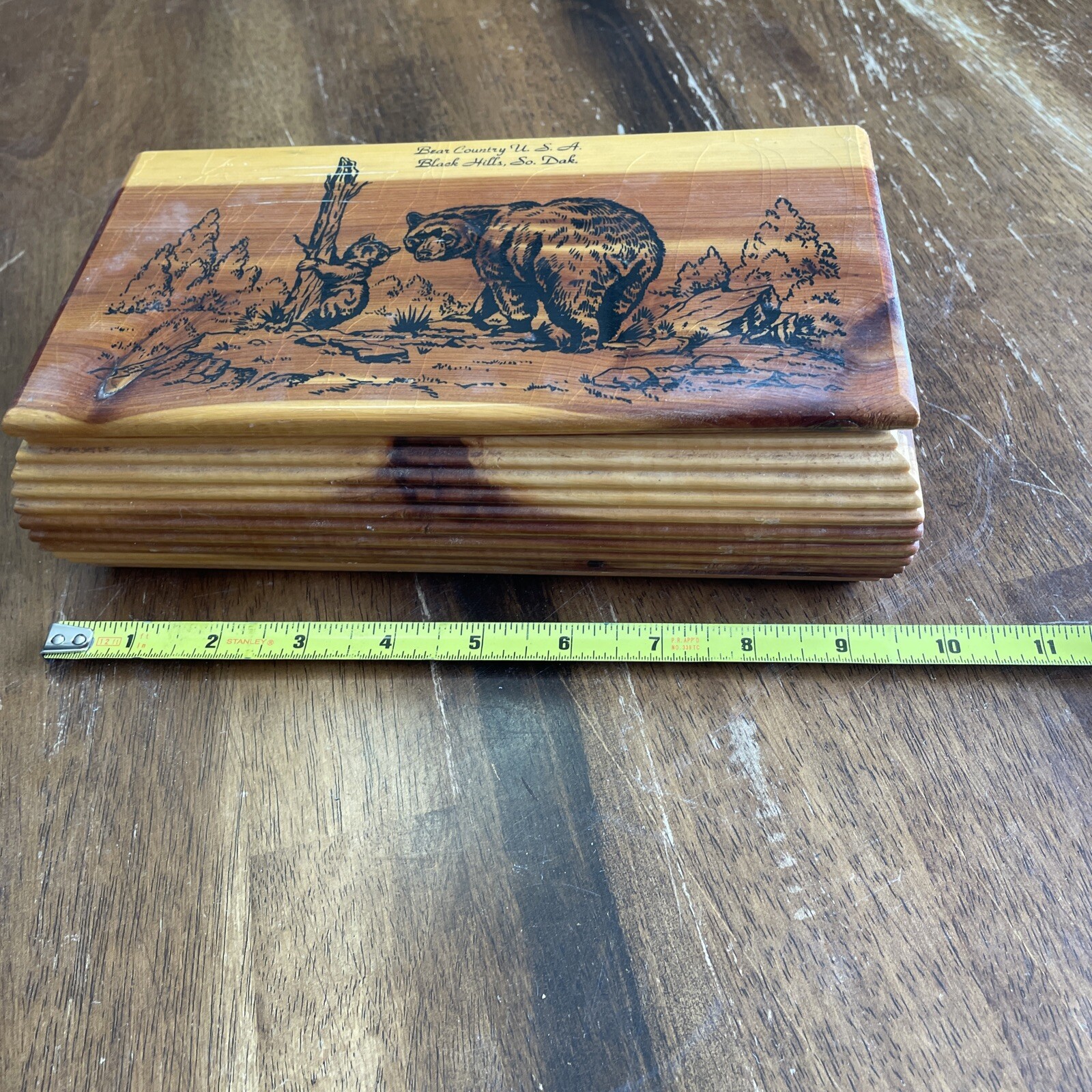 Bear Country, Blk Hills, SD CEDAR WOOD HINGED TRINKET BOX MAMA BEAR WITH CUB VTG
