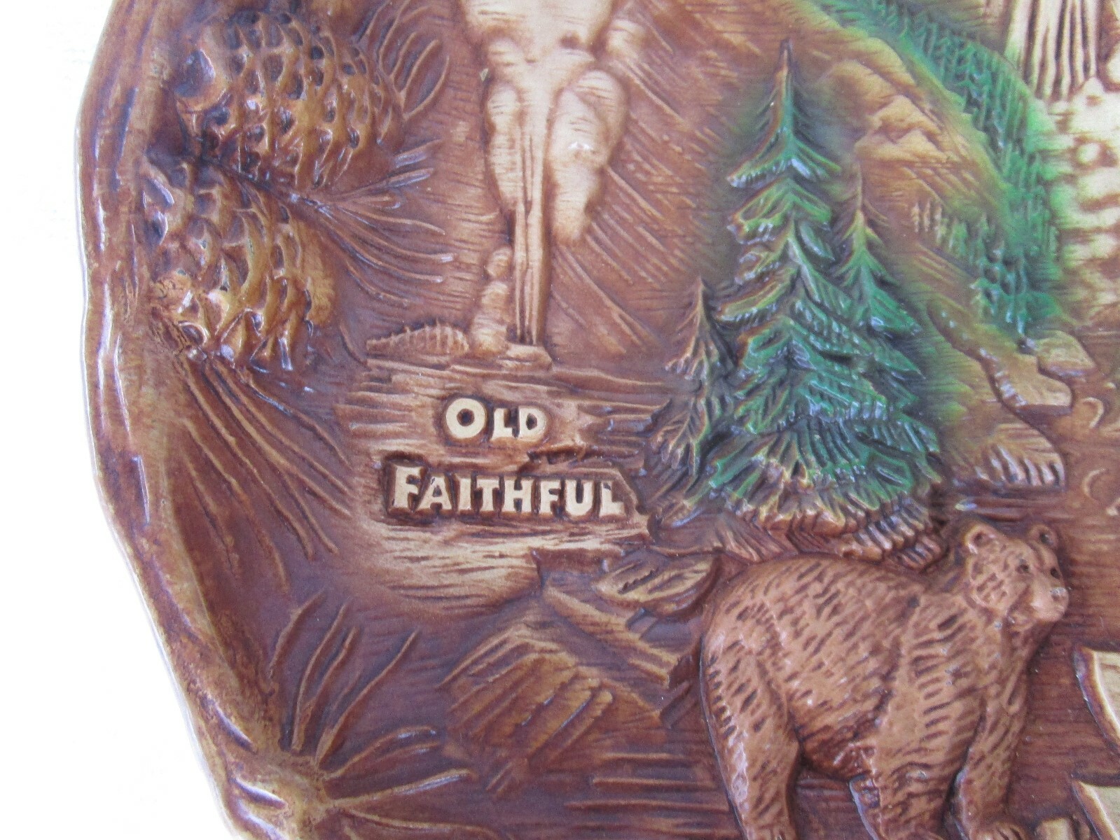 Vintage Souvenir Tray Bowl Wall Hanging Yellowstone National Park by Taco 11-3/4
