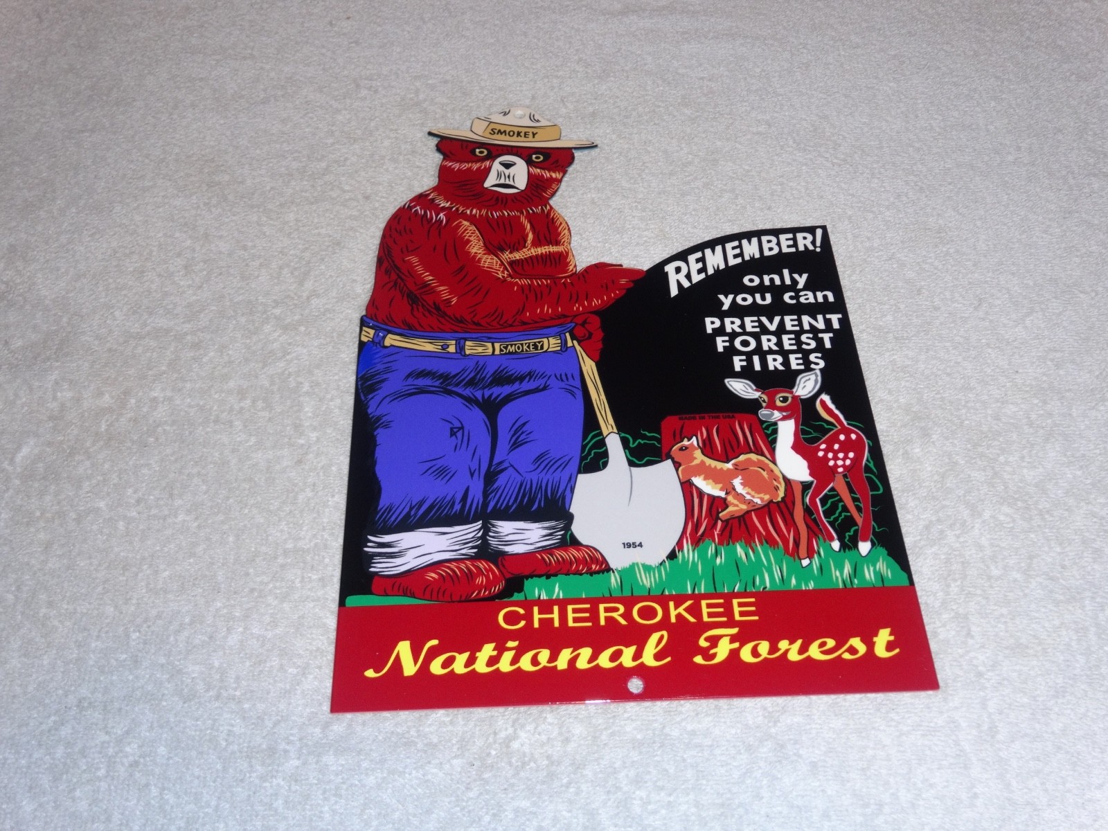 VINTAGE UNITED STATES FOREST FIRE PREVENTION SMOKEY THE BEAR 12″ METAL GAS SIGN!