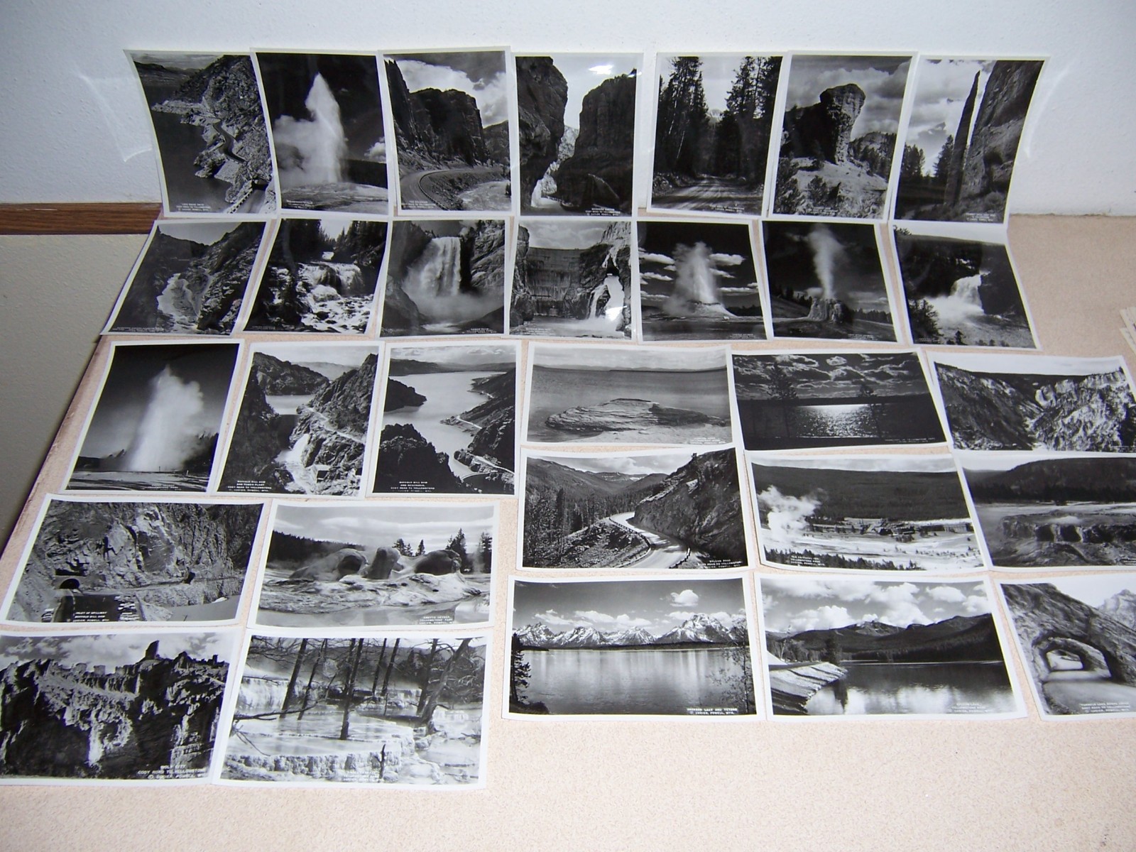 VTG 4×6 Yellowstone National Park B&W Photo Set of 30 – Lucier Powell, Wyoming