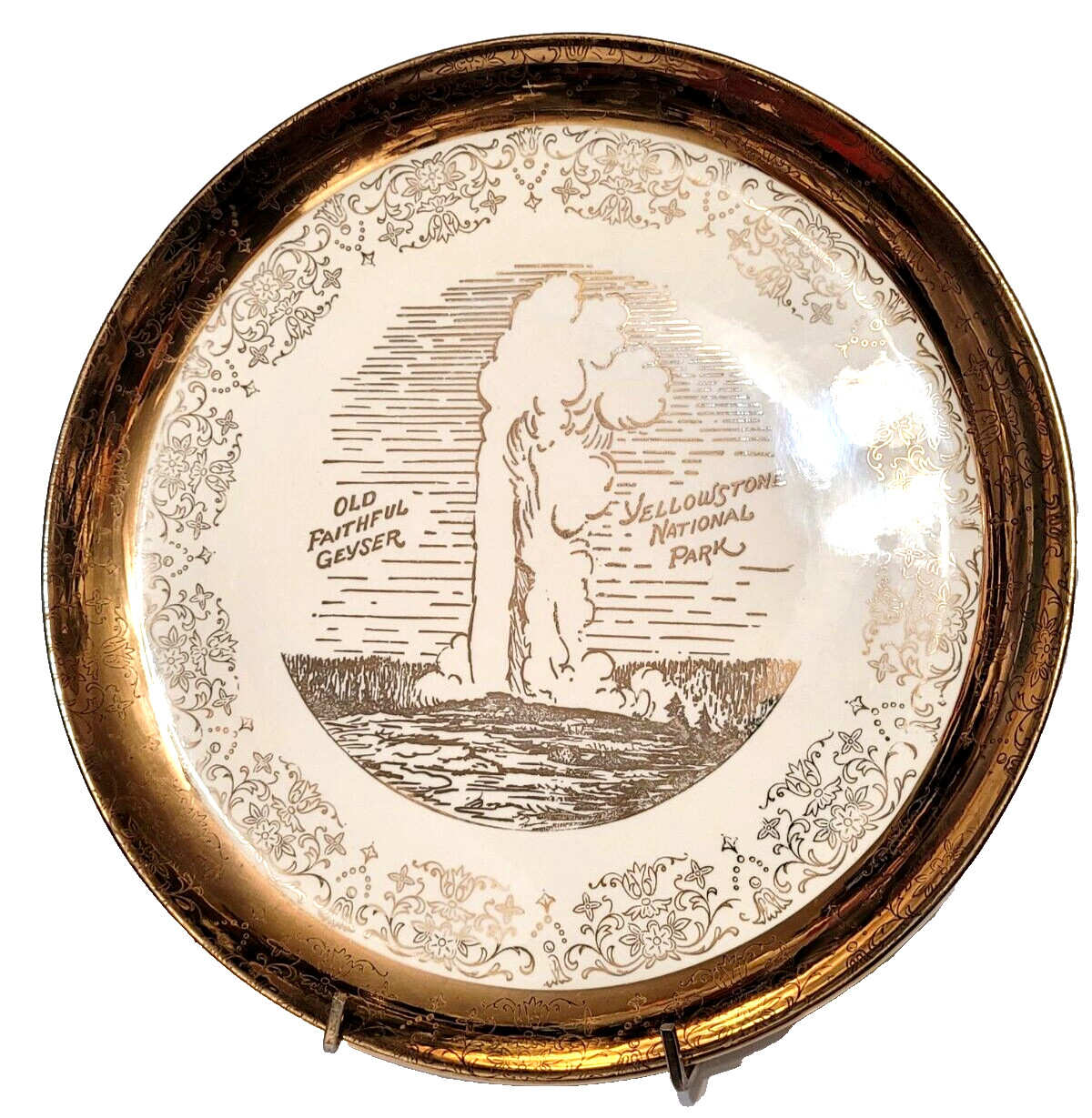 Vintage “Old Faithful” Geyser Yellowstone National Park 10″ Souvenir Plate