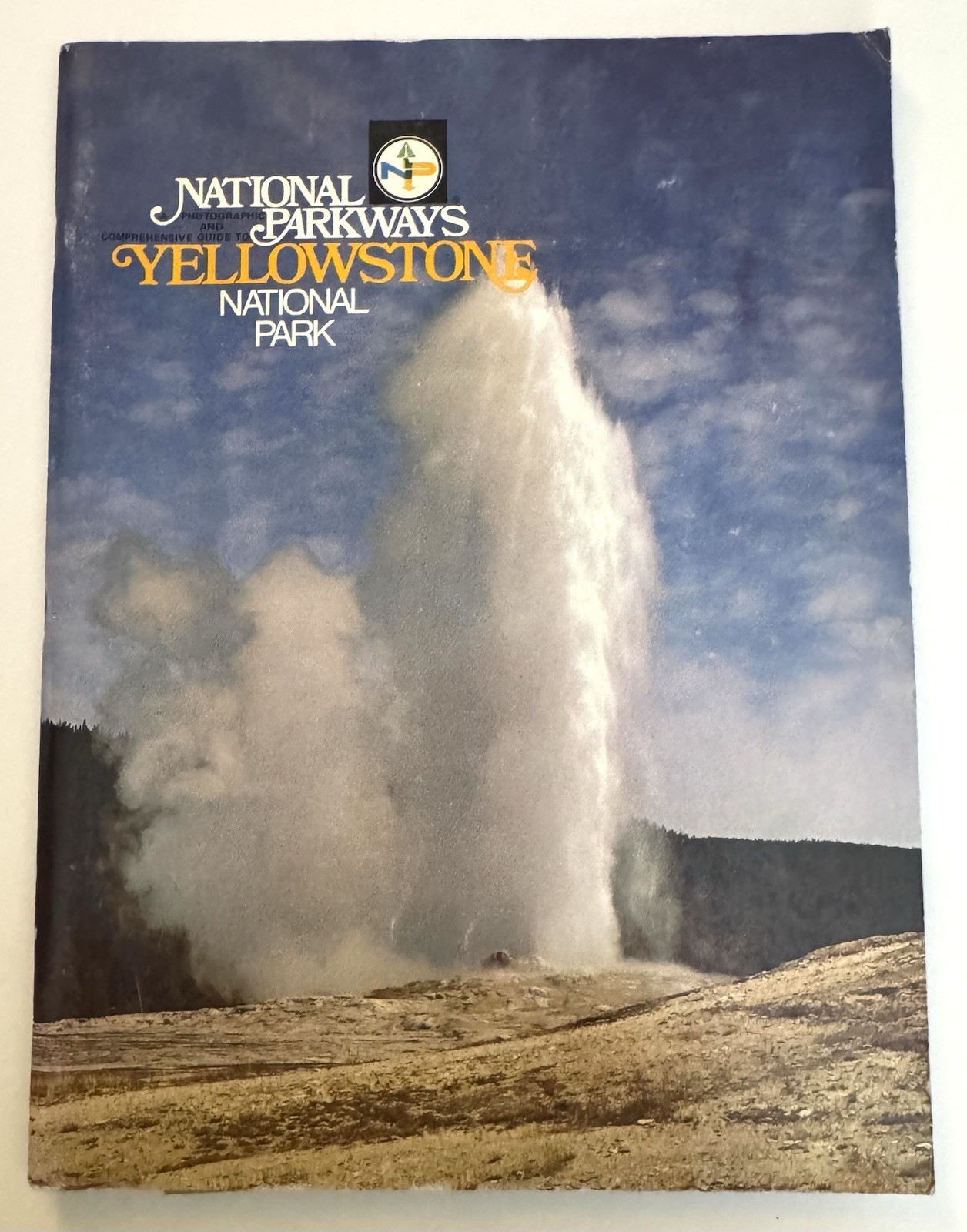 Vtg 1976 National Parkways Yellowstone National Park Photographic Large Guide