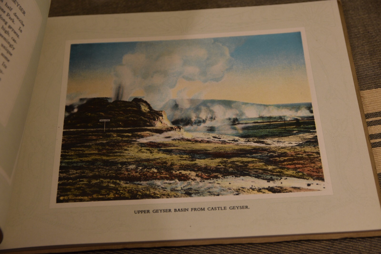 1920s YELLOWSTONE PARK Asahel Curtis Souvenir Photo Booklet HAND COLORED