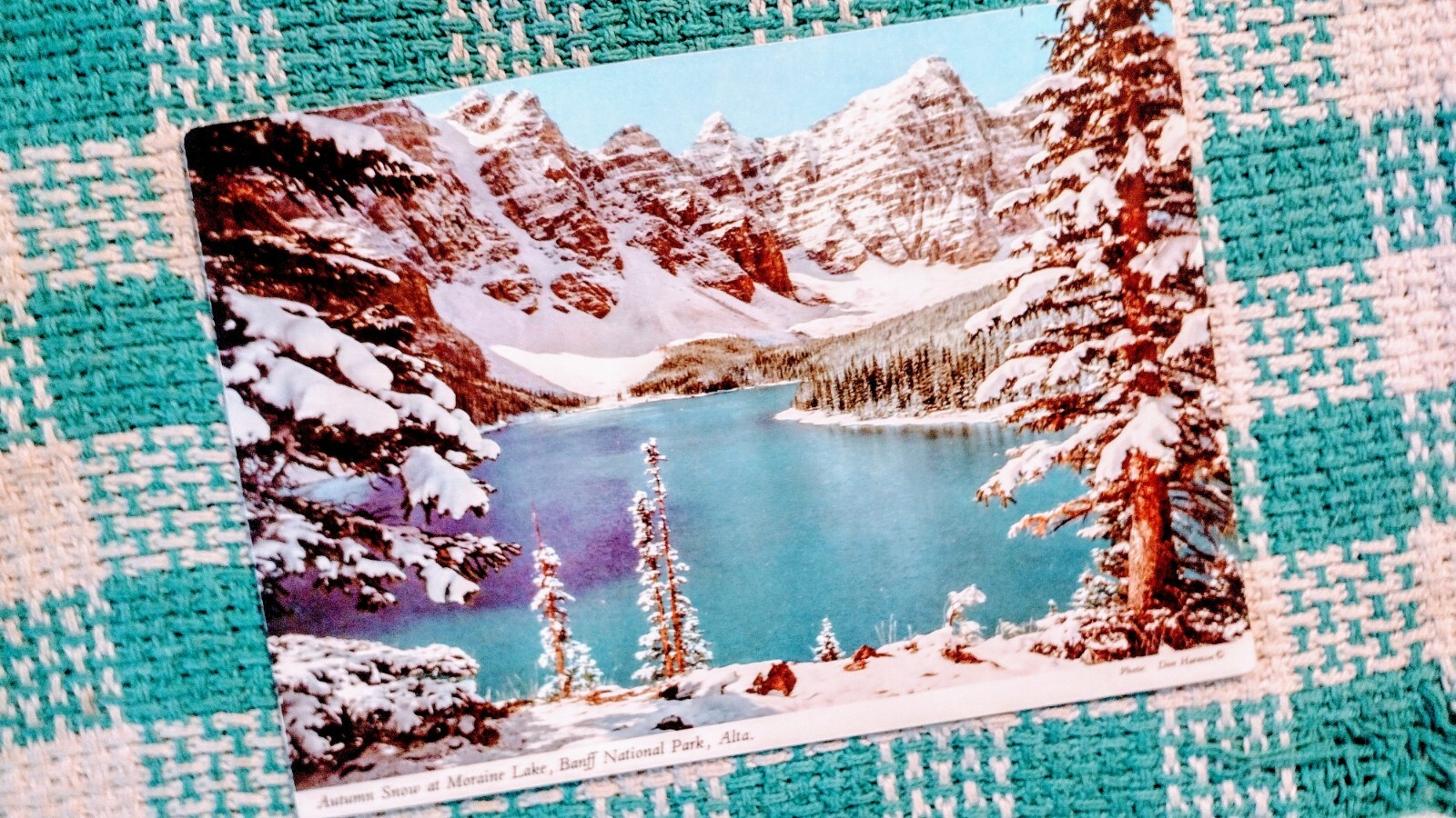 BEAUTIFUL POST CARD MORAINE LAKE BANFF NATIONAL PARK ALBERTA CANADA.