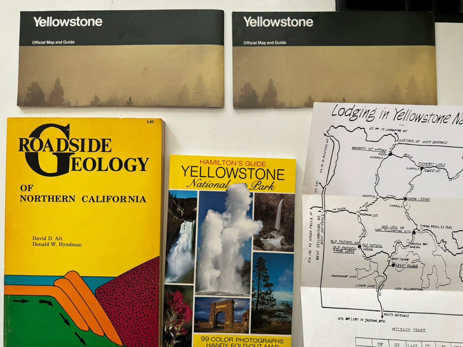 Vtg LOT Yellowstone National Park Official 2 Map and Guide 1994 Roadside Geology