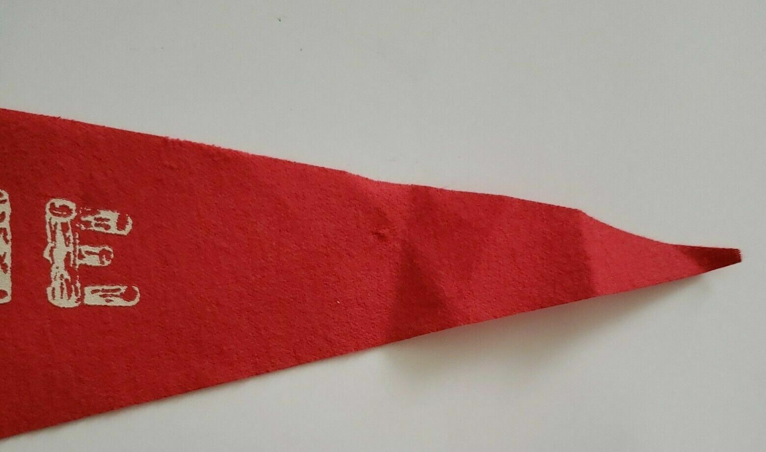 Vintage red souvenir Yellowstone Park Old Faithful Geyser Bear Pennant Felt Flag