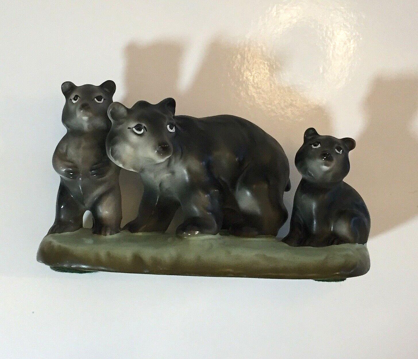 Rare 1966 YELLOWSTONE National Park Souvenir Mama BEAR & CUBS Figurine Wildlife