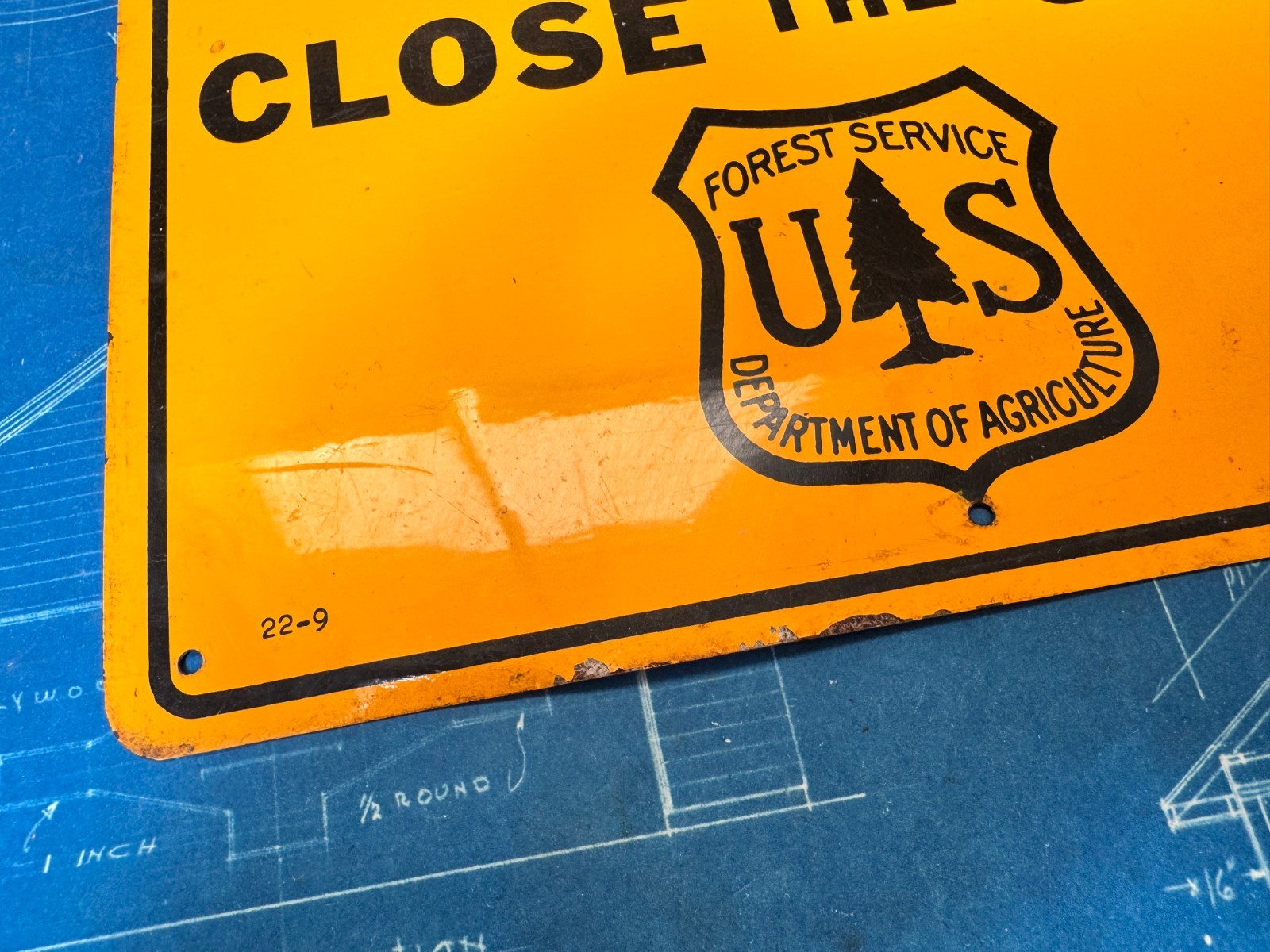 VINTAGE US FOREST SERVICE PLEASE CLOSE GATE FORESTRY METAL SIGN AGRICULTURE