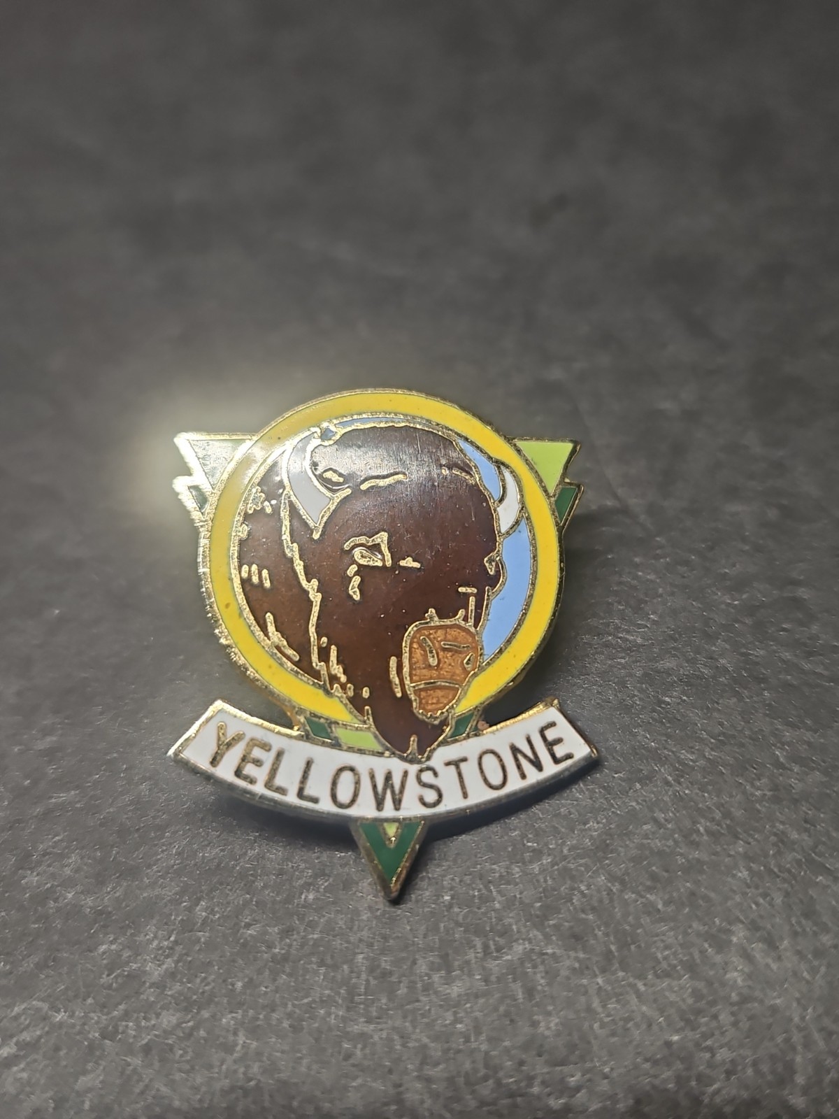 Yellowstone National Park Tourist Travel Souvenir Pin – Wyoming Buffalo Bison