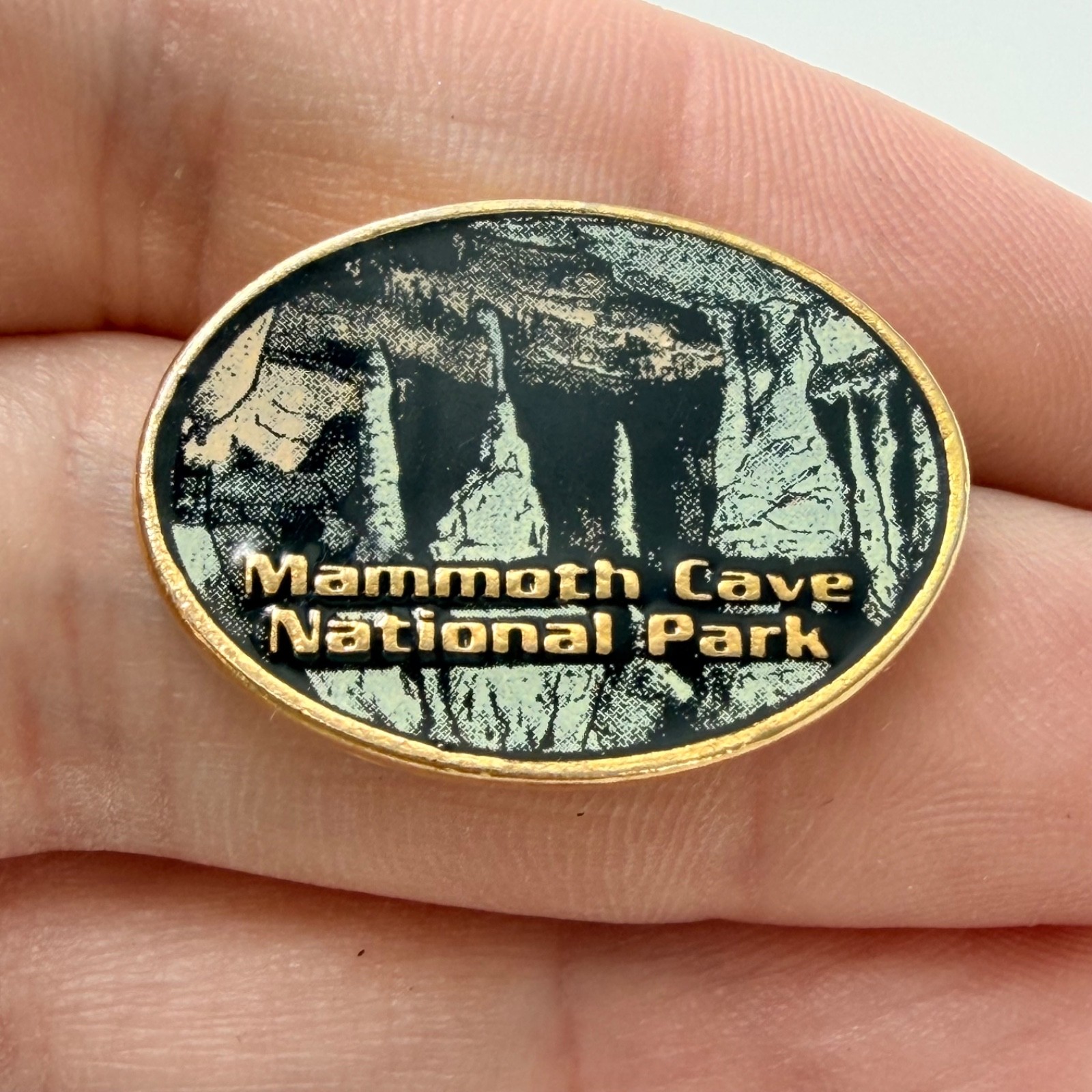 Mammoth Cave National Park Lapel Pin Kentucky Cave Scene Oval Vintage