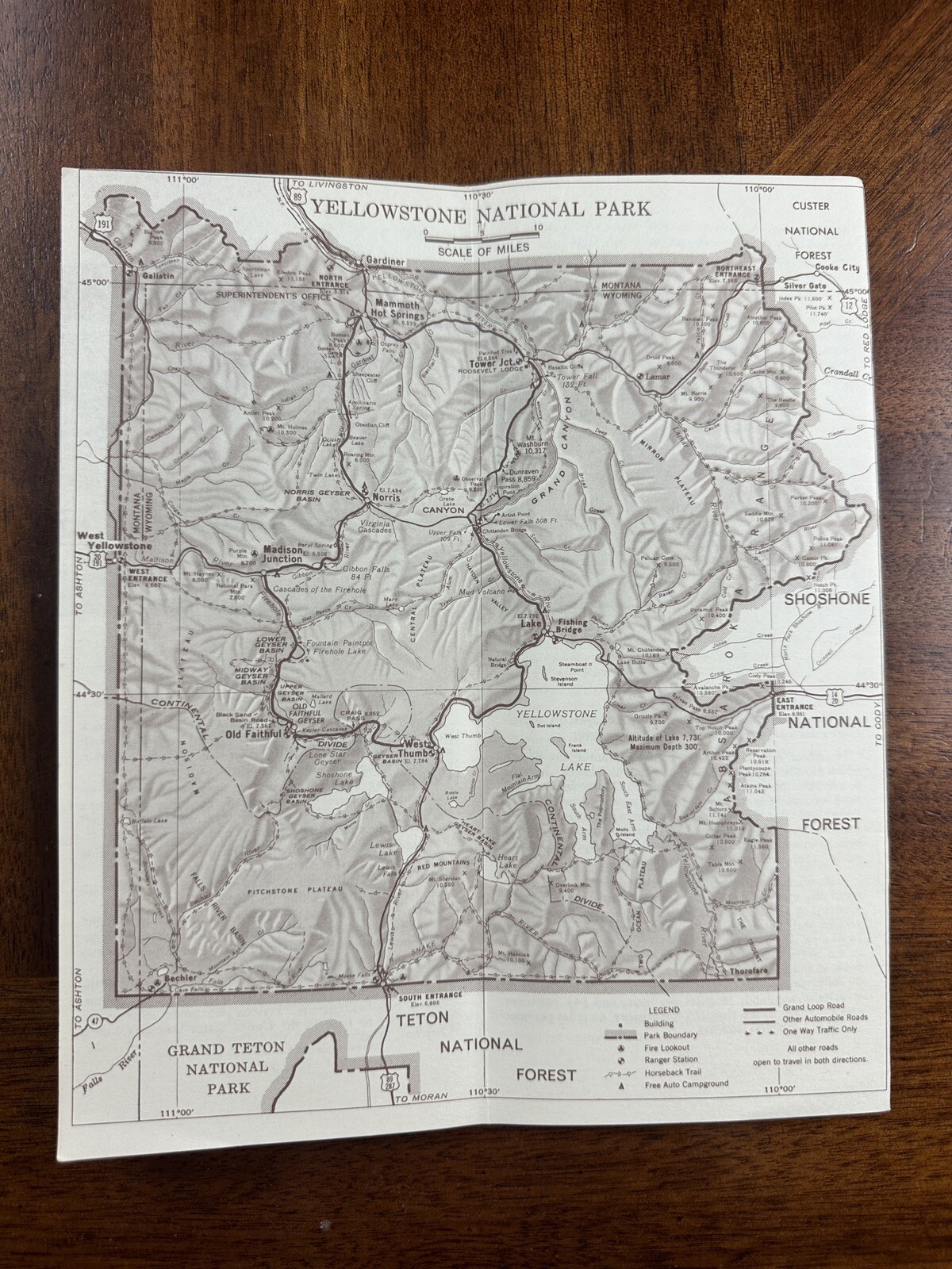 1957 Yellowstone National Park Vintage Travel Brochure Souvenir Ephemera 29 Pgs