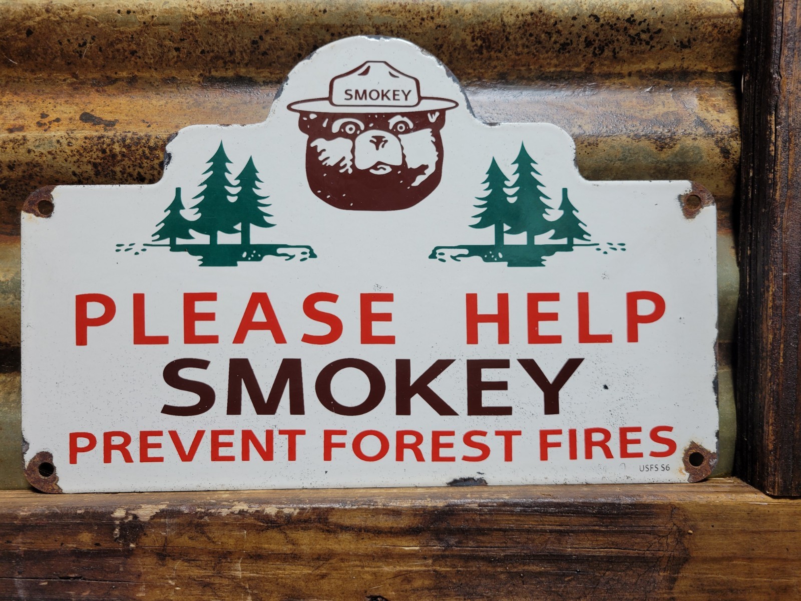 VINTAGE SMOKEY BEAR PORCELAIN SIGN OLD ’56 US FOREST SERVICE NATIONAL PARK FIRE