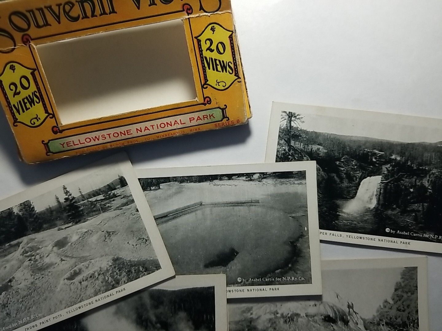 Yellowstone National Park 20 Souvenir Mini Photographs 3-1/2″ X 2-1/4″