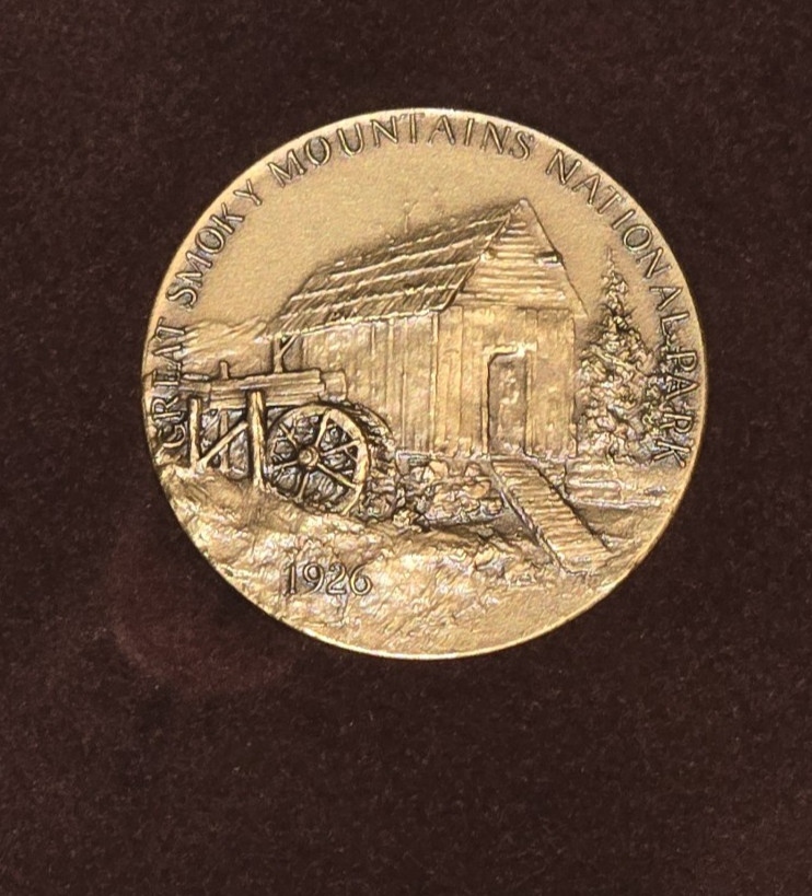 Great Smoky Mountains National Park small patch and medallion travel souvenir