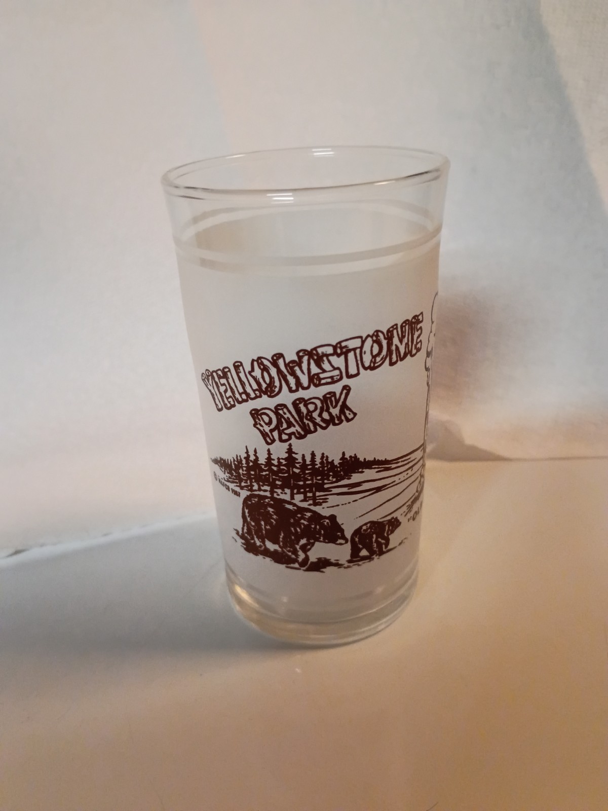 Yellowstone Park Sovenir Glass Circa 1982 Old Faithful