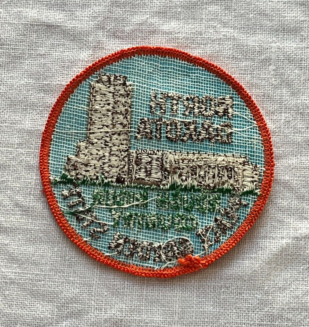 NORTH DAKOTA 2 STATE TRAVEL SOUVENIR COLLECTIBLE PATCHES ROUGH RIDER COUNTRY