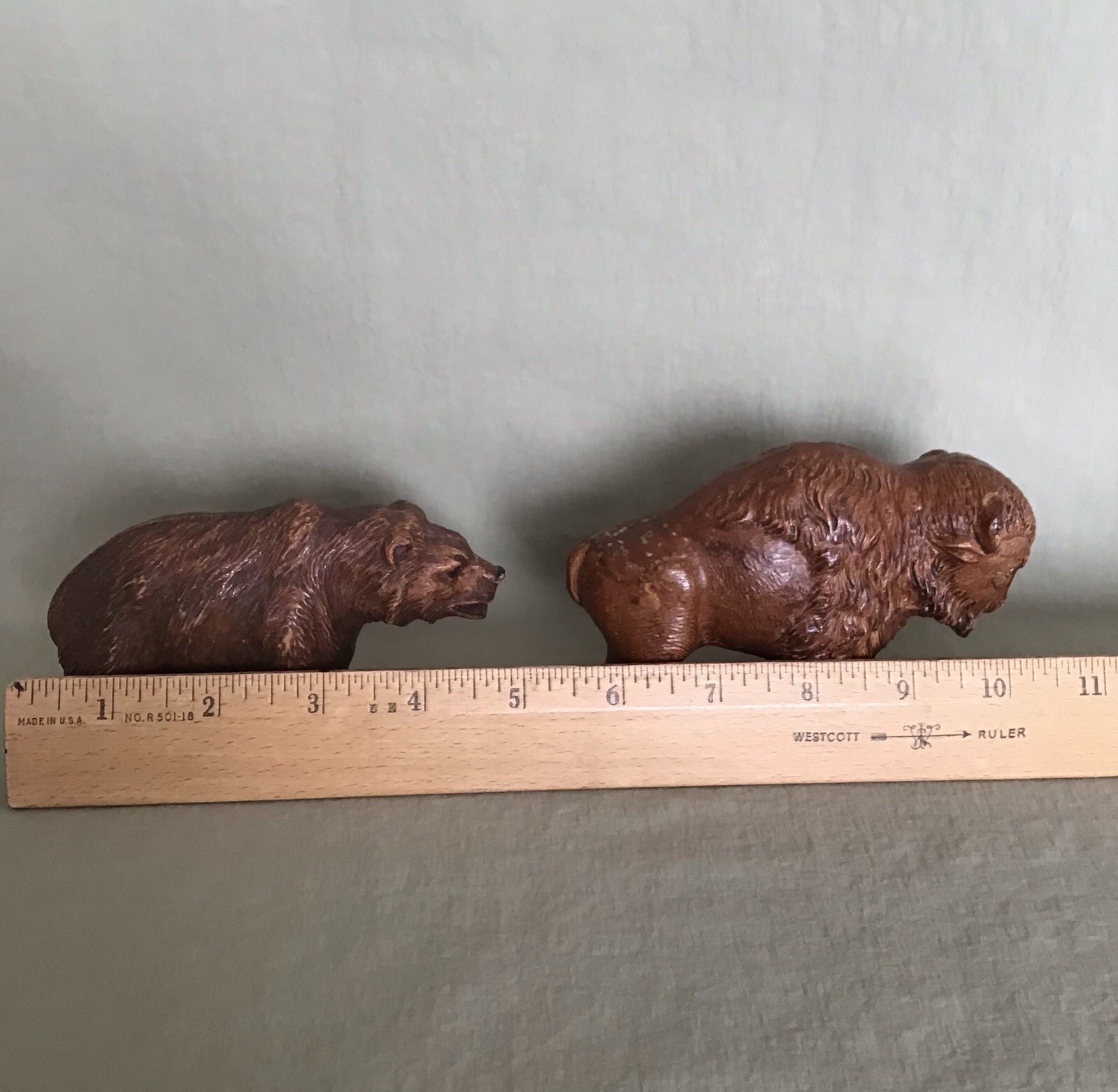 TWO VINTAGE 1950’s YELLOWSTONE NATL PARK RESIN FIGURES BUFFALO & GRIZZLY BEAR