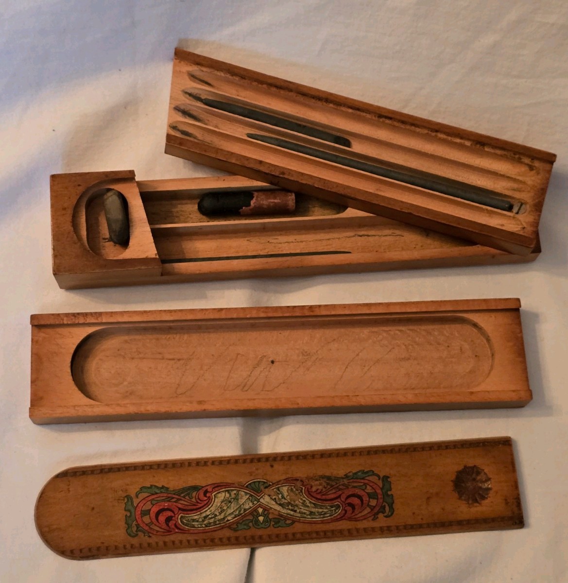 RARE 3 LAYER VICTORIAN ARTIST PUZZLE STORAGE PENCIL BOX GOLD & RED SCROLL
