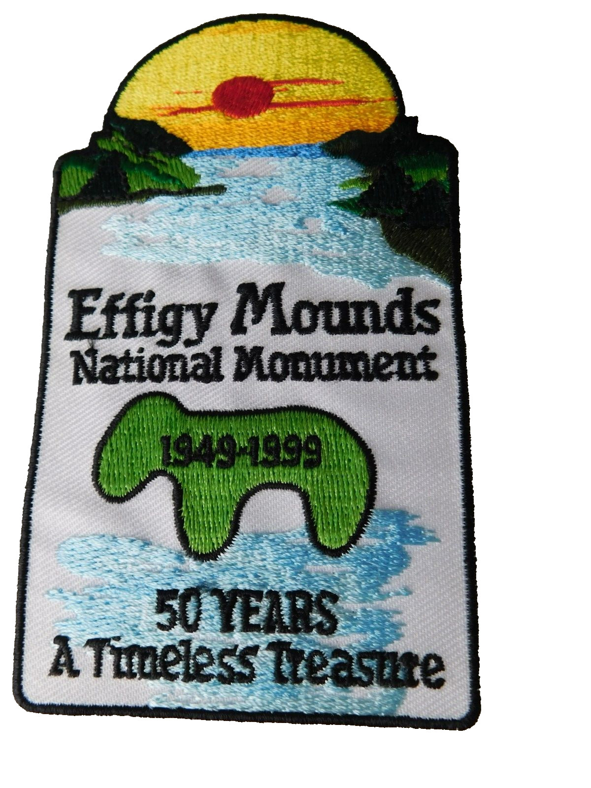 EFFIGY MOUNDS NATIONAL MONUMENT EST 1949 VINTAGE PATCH HAT BADGE SOUVENIR USA