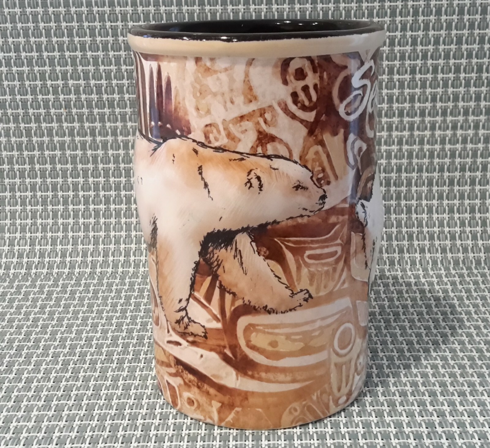SeaWorld 3D Ceramic Coffee Mug Polar Bears Cream/Black Pre-owned