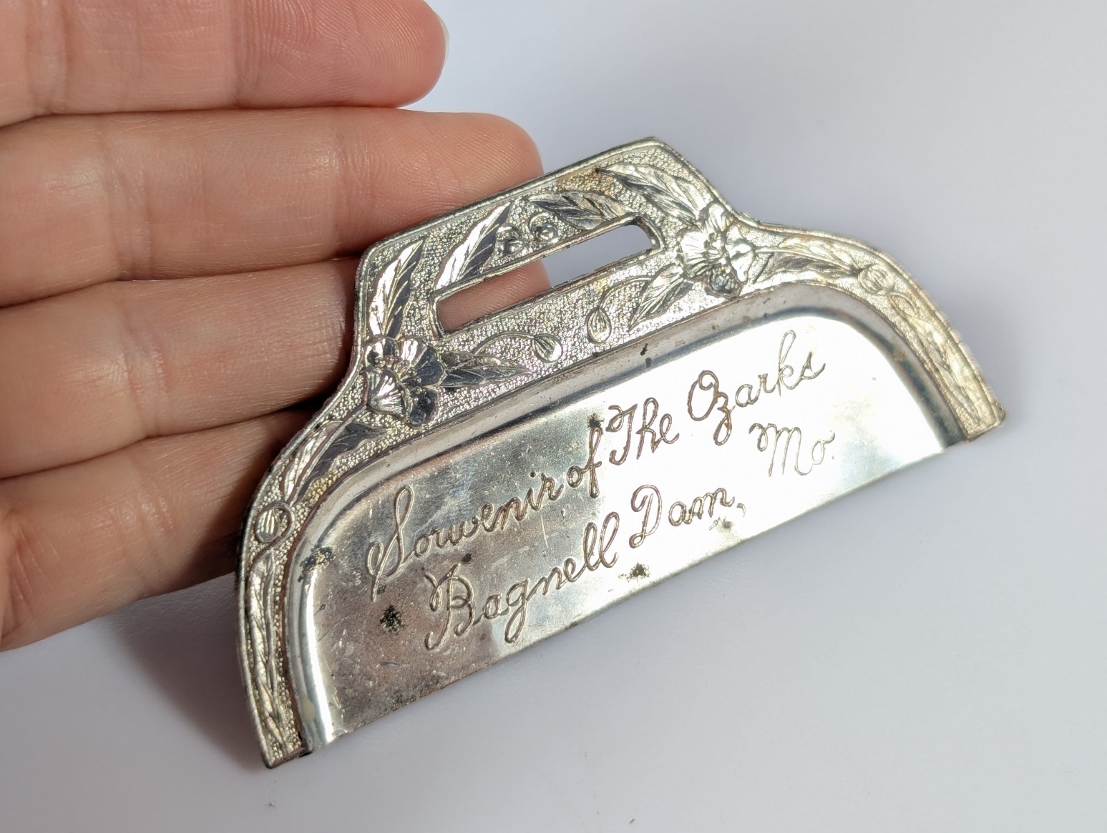 Vtg Souvenir of the Ozarks Bagnell Dam Silver Colored Crumb Tray Mini Dust Pan