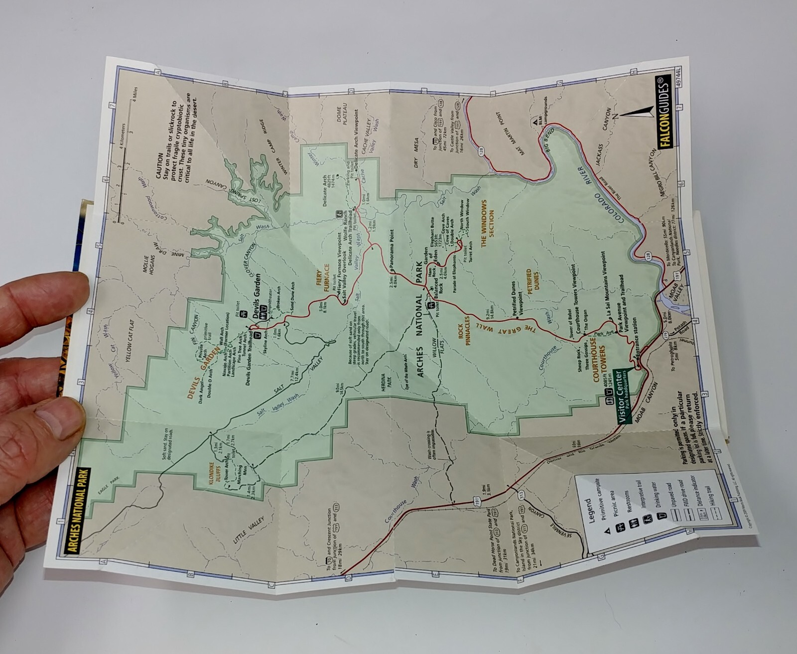 Arches and Canyonlands National Parks Pocket Guide (Falcon Pocket Guides)
