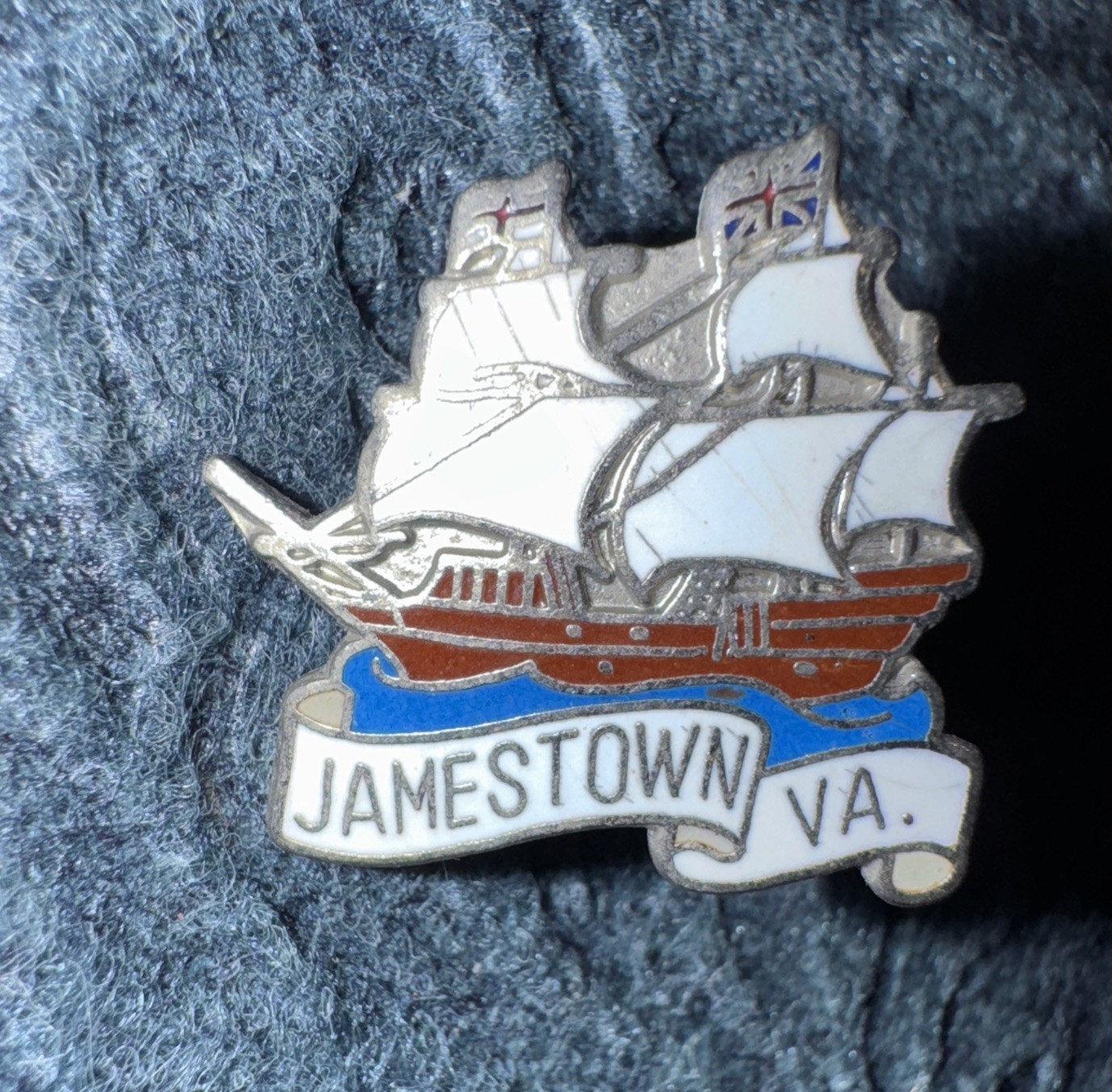 Vintage Jamestown Settlement Enamel Pin Nautical Sailships VA Pinback Ships