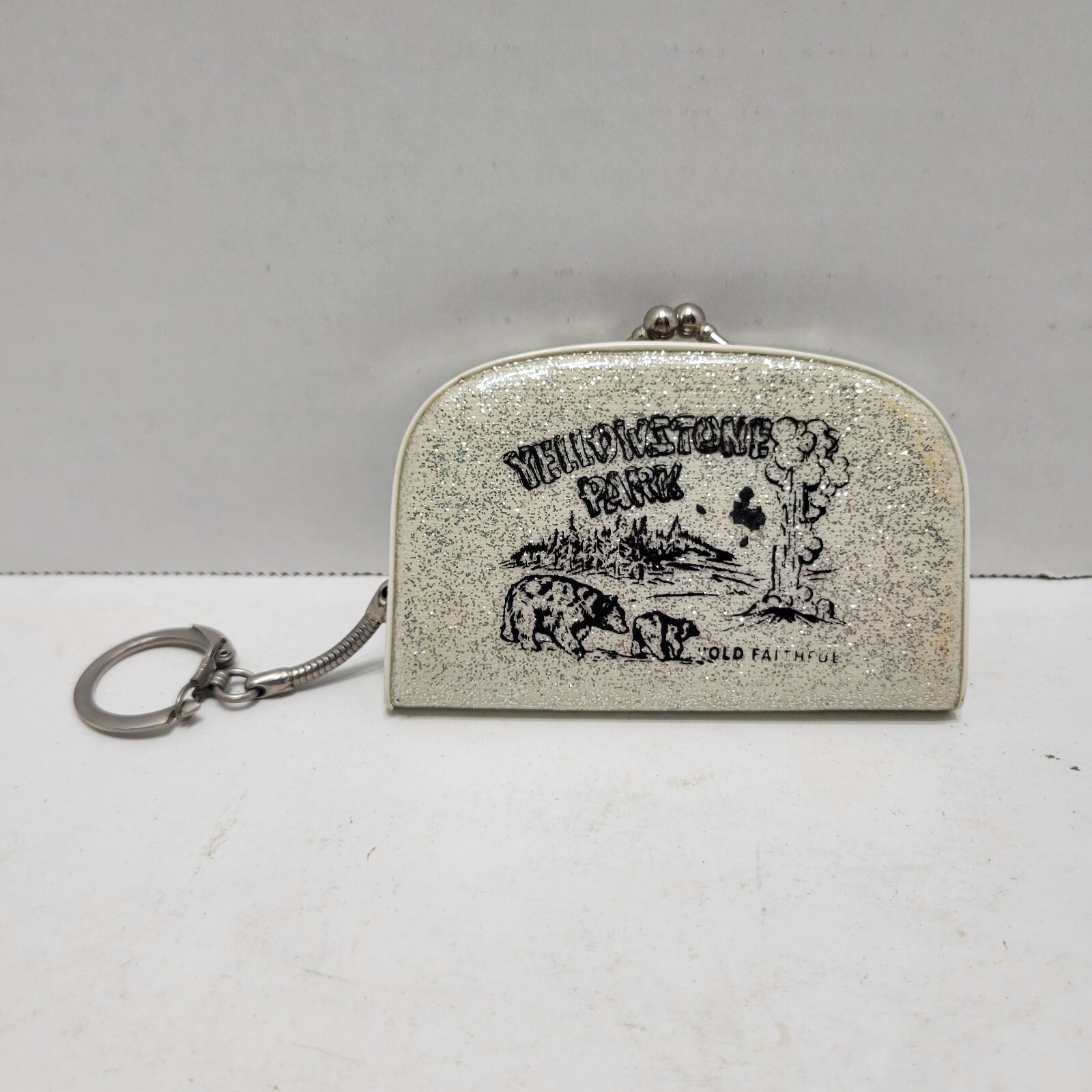 Vintage Yellowstone Park Money Coin Holder Purse Keychain Souvenir Silver Glitte